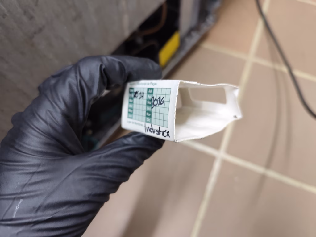 Control de plagas en restaurante de Bogotá con tratamiento especializado contra cucarachas